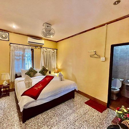 Nocknoy Lanexang Guest House Луанґпхабанґ Екстер'єр фото